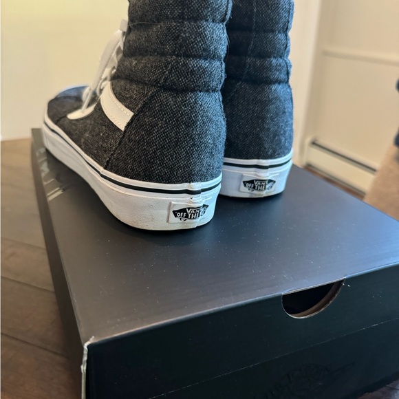 Van’s Men’s size 8.5 worn once but you can tell.  In great shape. - Picture 3 of 4